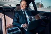 Professional Chauffeurs for Your Corporate Limousine Service